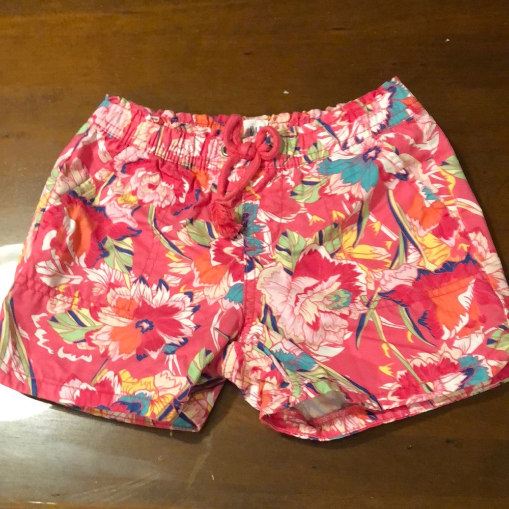 Girls size small floral shorts. Like new. Gap